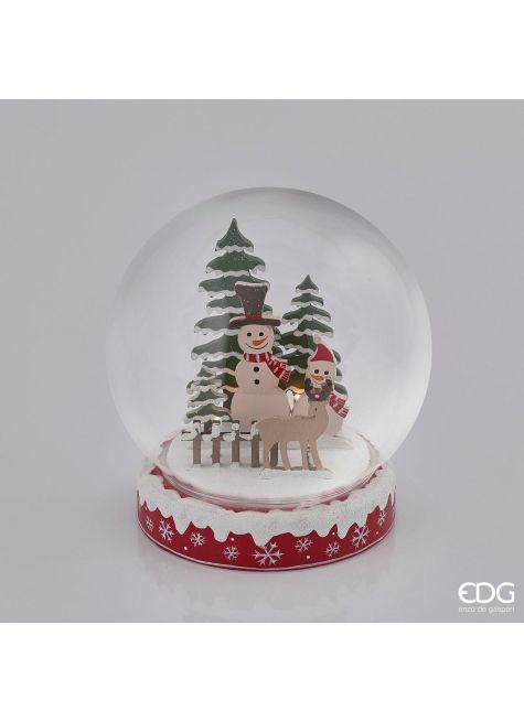Стеклянный шар со снегом